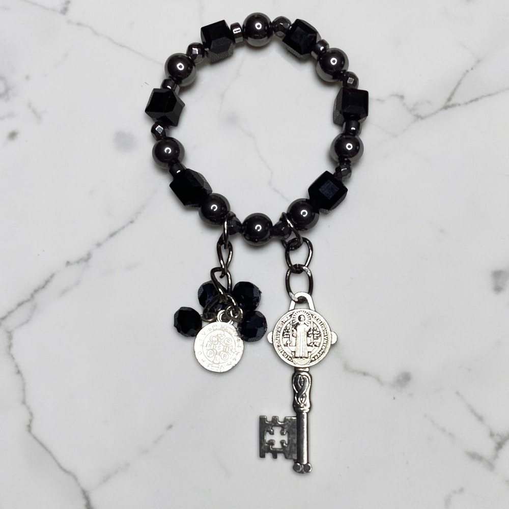 Hematite St Benedict Medal Key Charm Stretch Beaded Bracelet‎ Black Gunmetal